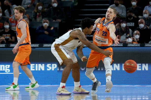 中的青年领 中的青年领